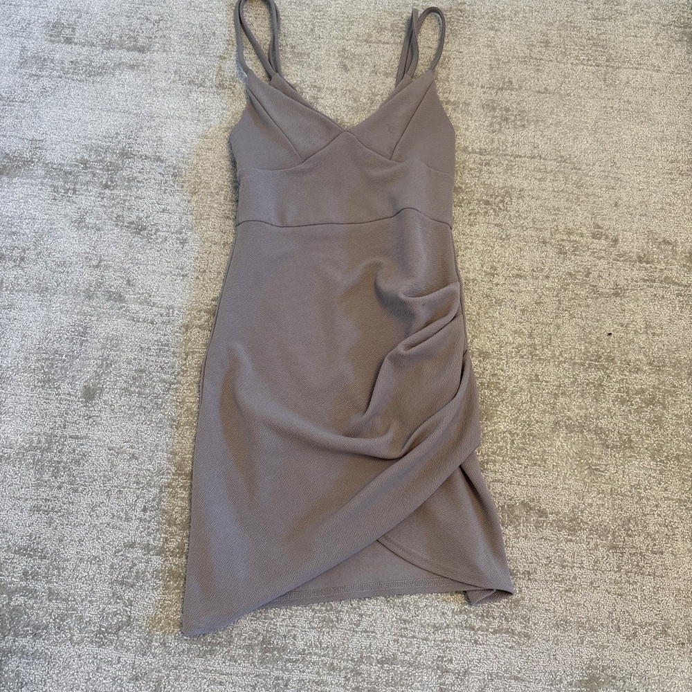 Elegant Gray Sleeveless Dress